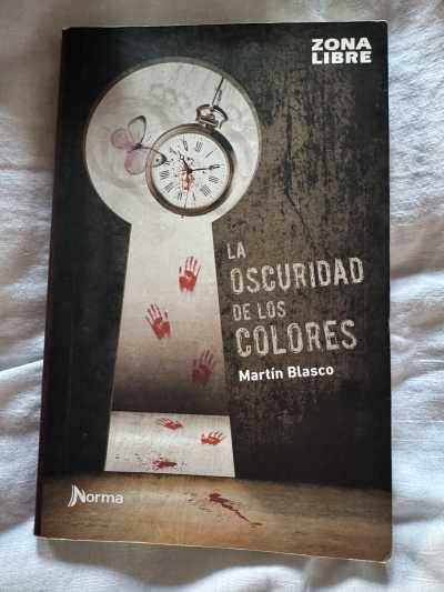 La Oscuridad de los Colores