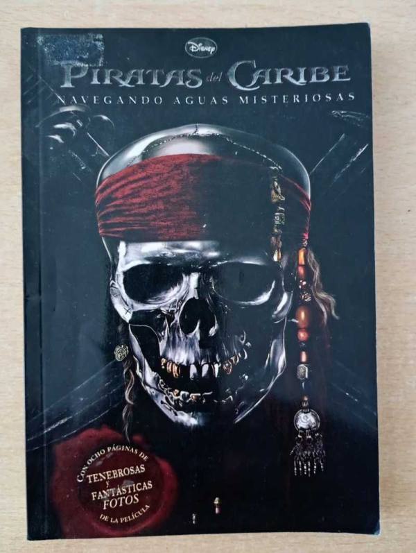 Piratas del Caribe Navegando en aguas misteriosas