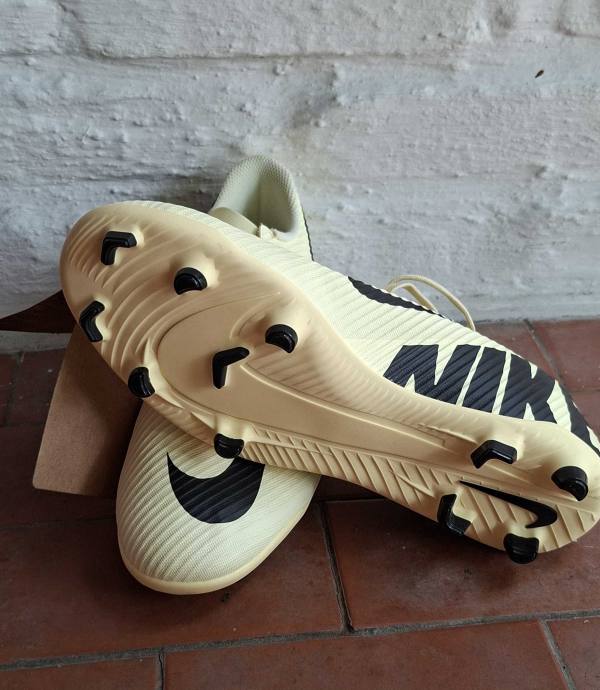 Botines Nike fútbol