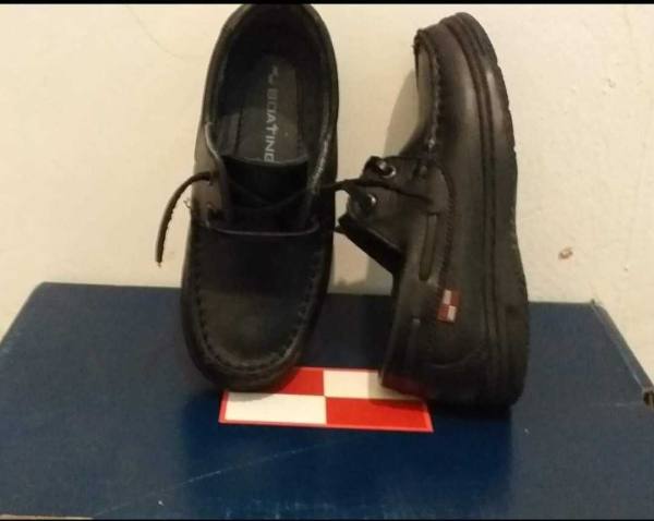 Zapato colegial,marca boating