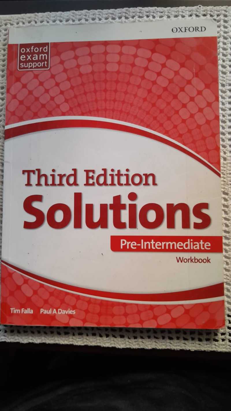 Solutions Pre Intermediate Wb - Third Edition * Oxford