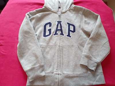 Buzo Gap talle 6/7 gris