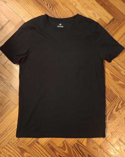 Remera negra HM