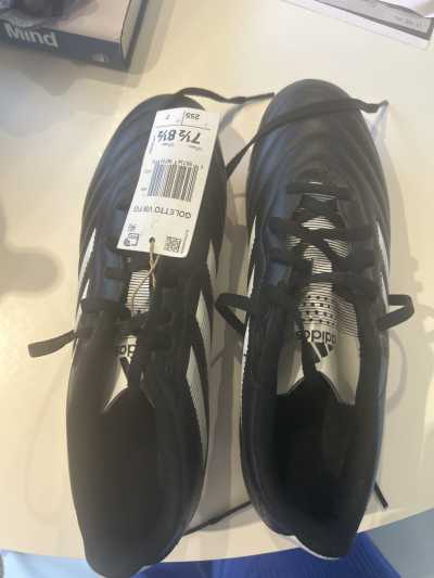Botines futbol nuevos Adidas talle 71/2 USA, ideal niño 10/11 años