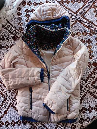 Foto 2 de Campera con capucha desmontable